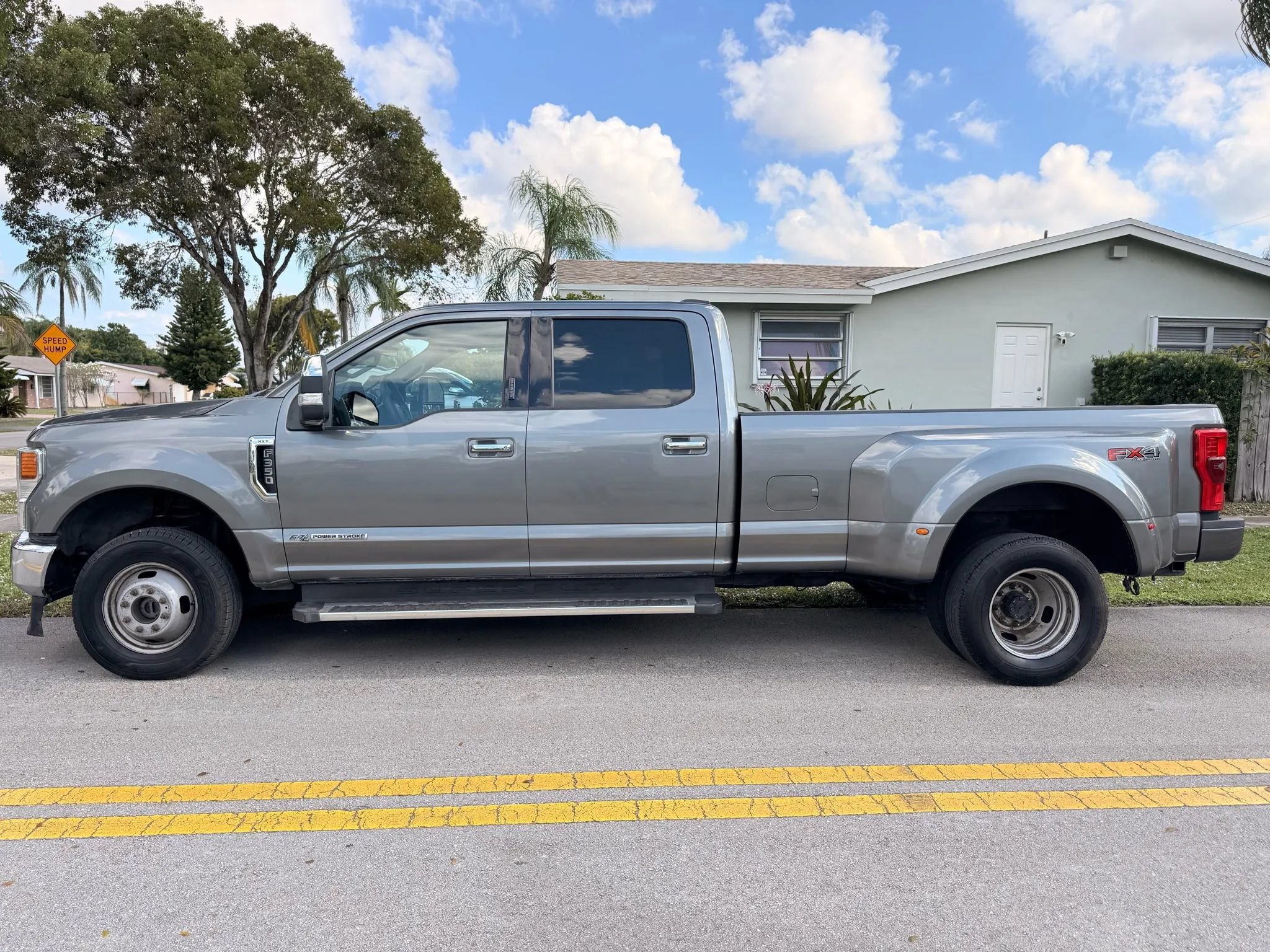 Used 2022 Ford F350 XLT w/ XLT Premium Package AWD/4WD image 7