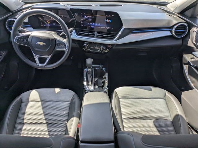 Certified 2025 Chevrolet Trax LT w/ LT Convenience Package image 16