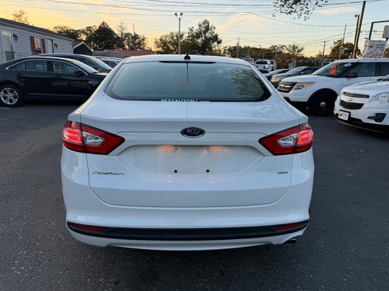 Used 2014 Ford Fusion SE image 6