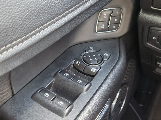 Used 2018 Ford Expedition Limited w/ Equipment Group 302A AWD/4WD image 26