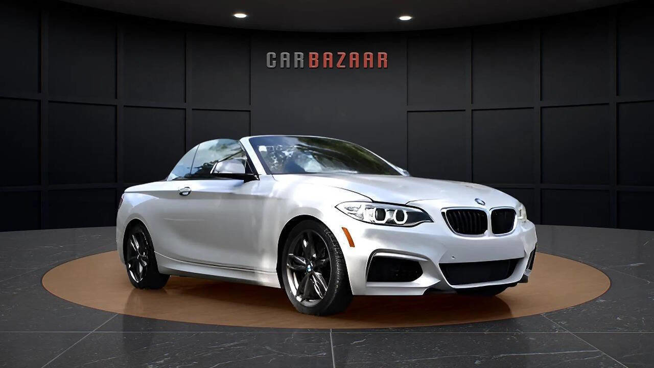 Used 2015 BMW M235i Convertible image 9