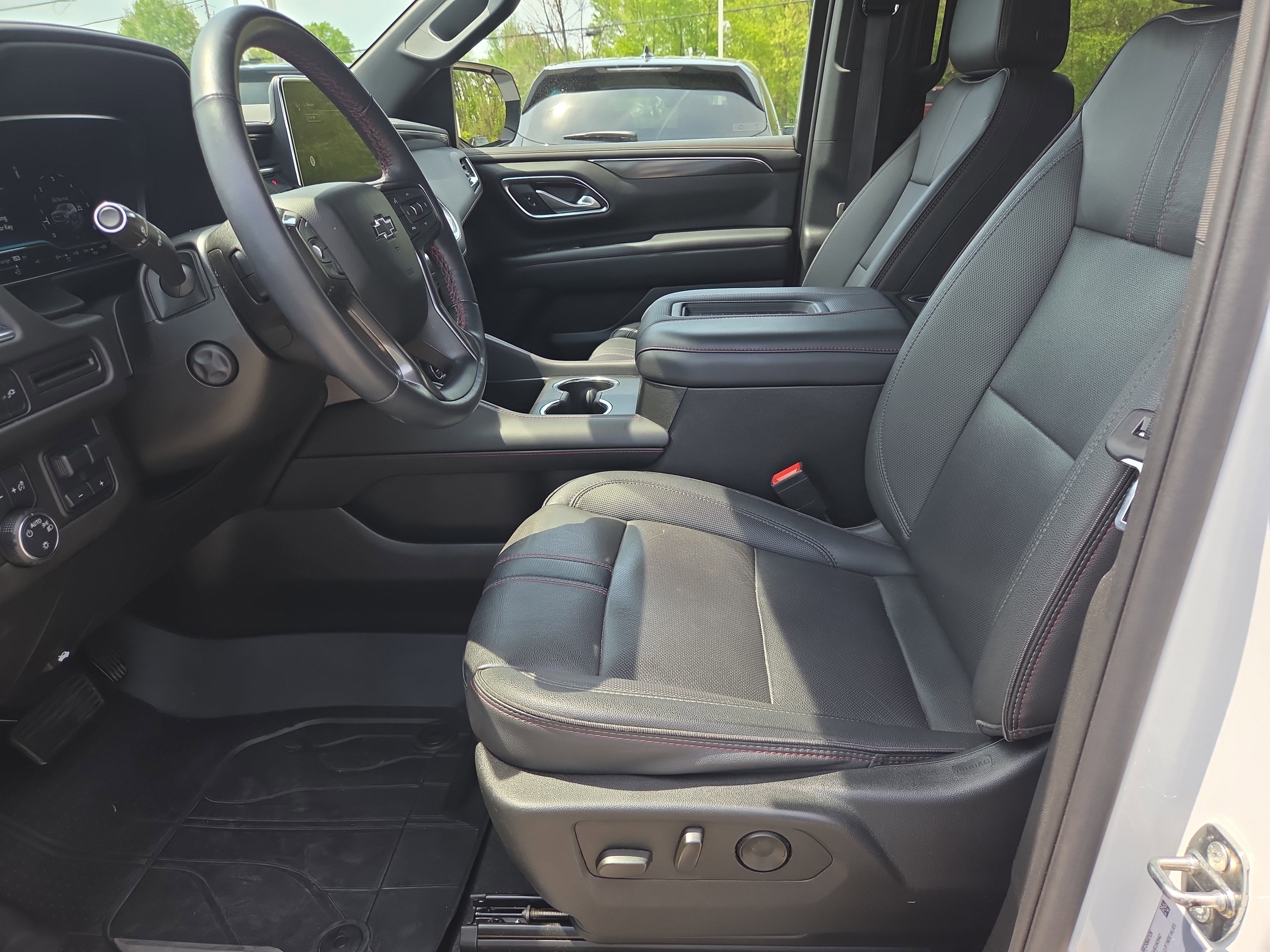 Used 2022 Chevrolet Tahoe RST w/ Sport Performance Package AWD/4WD image 5