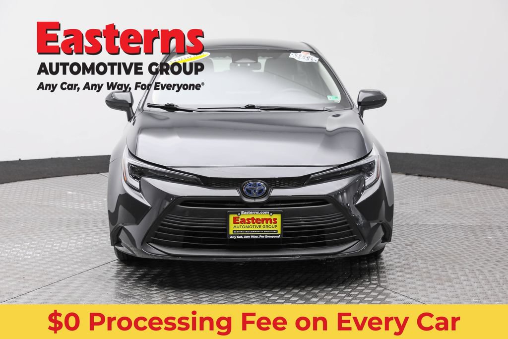 Used 2023 Toyota Corolla LE w/ Carpet Mat Package (TMS) FWD image 2