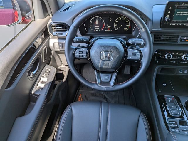Used 2025 Honda Pilot TrailSport image 16