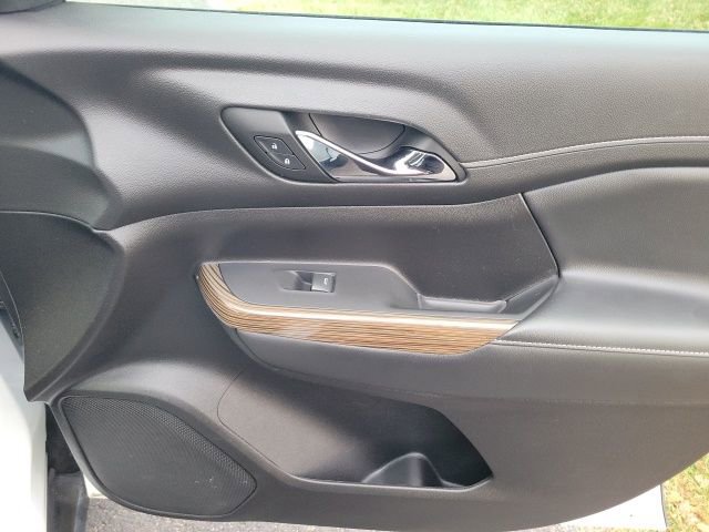 Used 2023 GMC Acadia SLE image 22