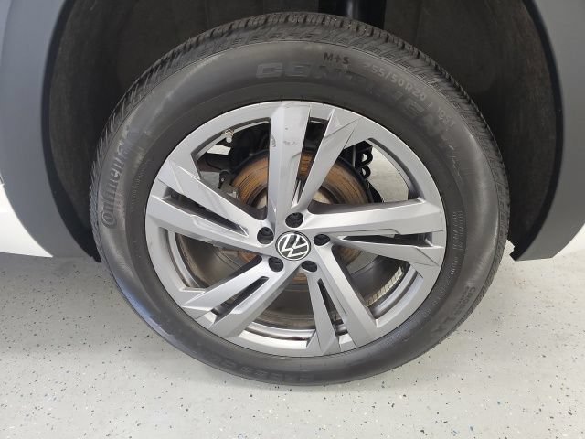 Used 2024 Volkswagen Atlas Cross Sport SEL R-Line AWD/4WD image 10