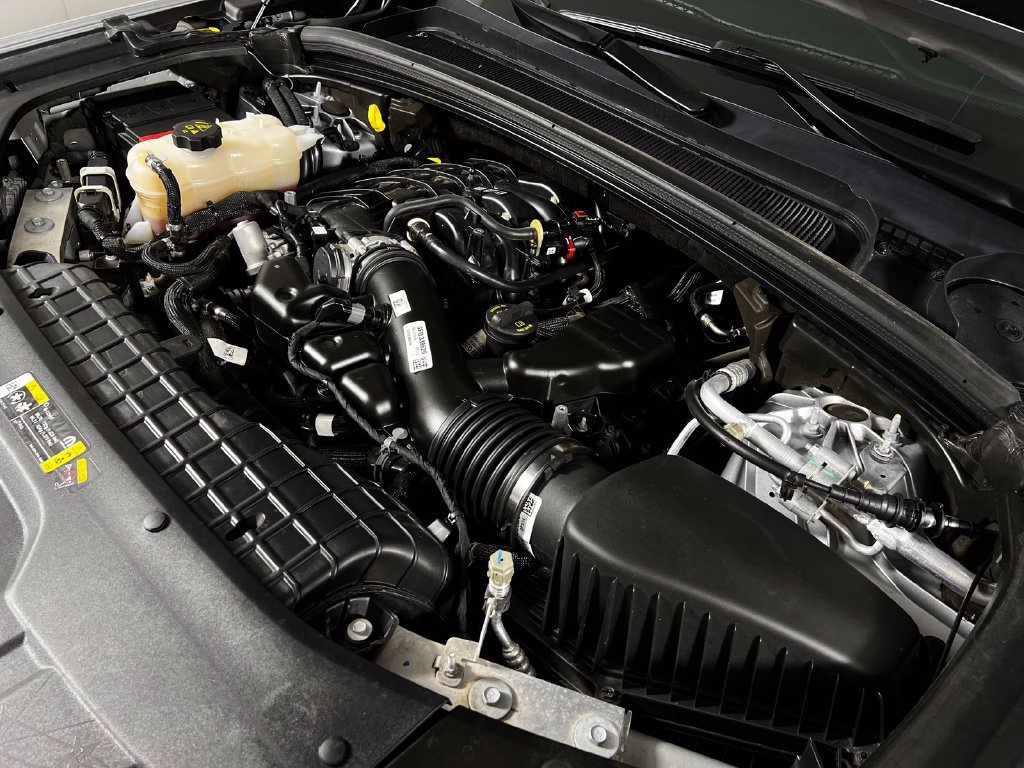 Used 2024 Jeep Grand Cherokee Limited RWD image 12
