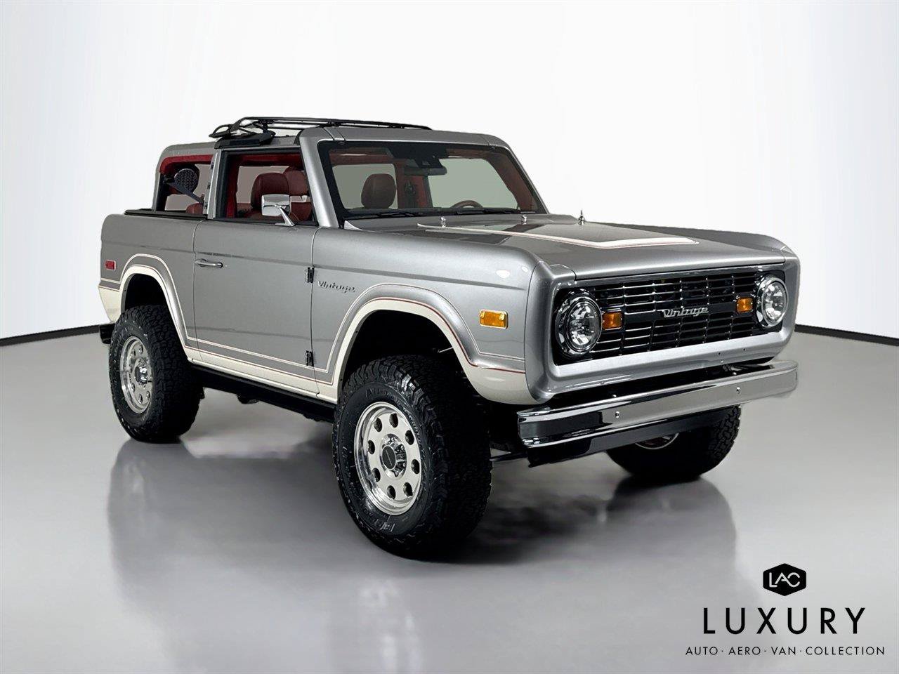 Used 2025 Ford Bronco Badlands AWD/4WD image 3