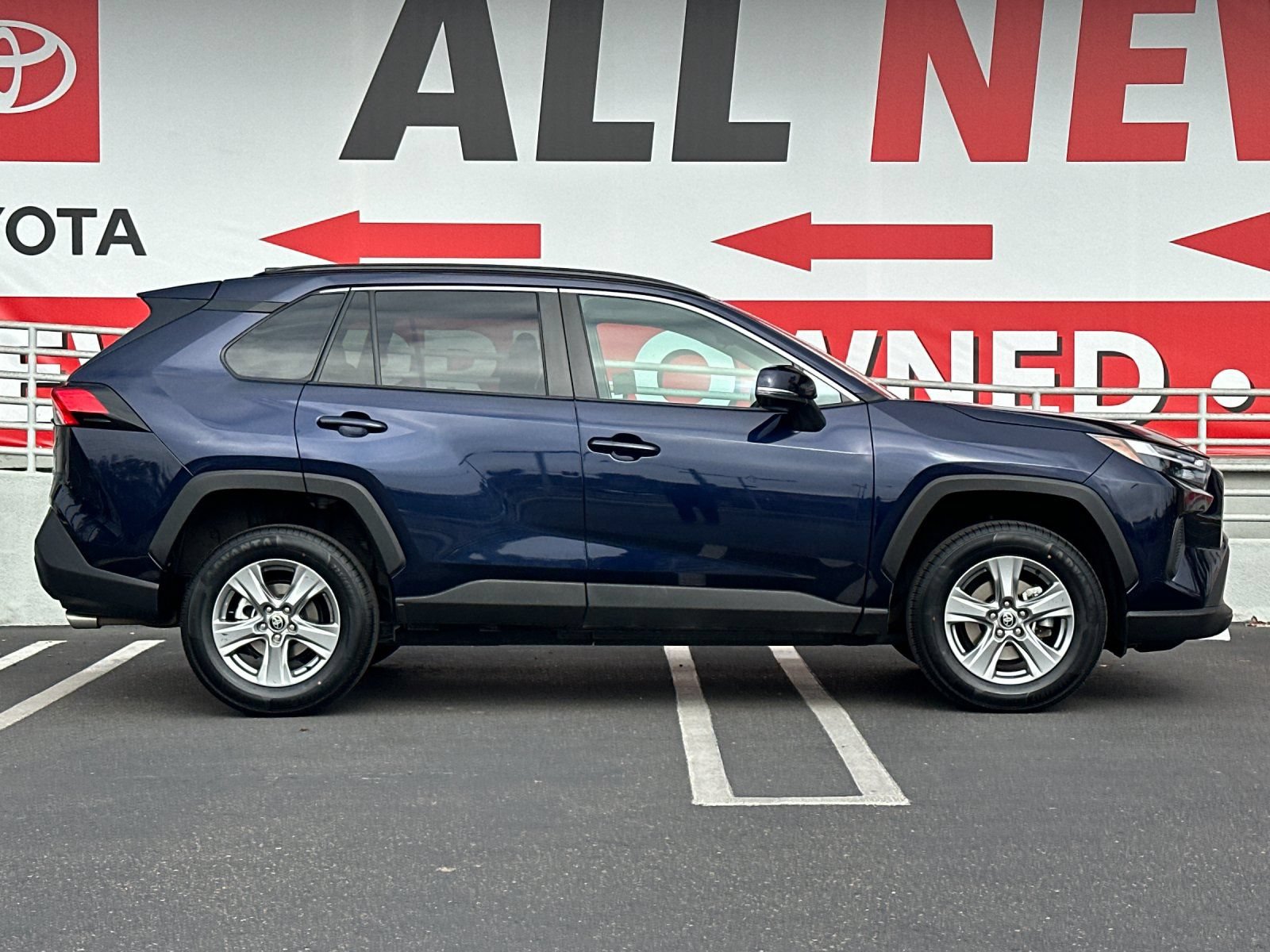 Used 2024 Toyota RAV4 XLE FWD image 6