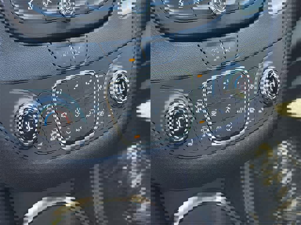 Used 2024 Chevrolet Malibu LT image 16