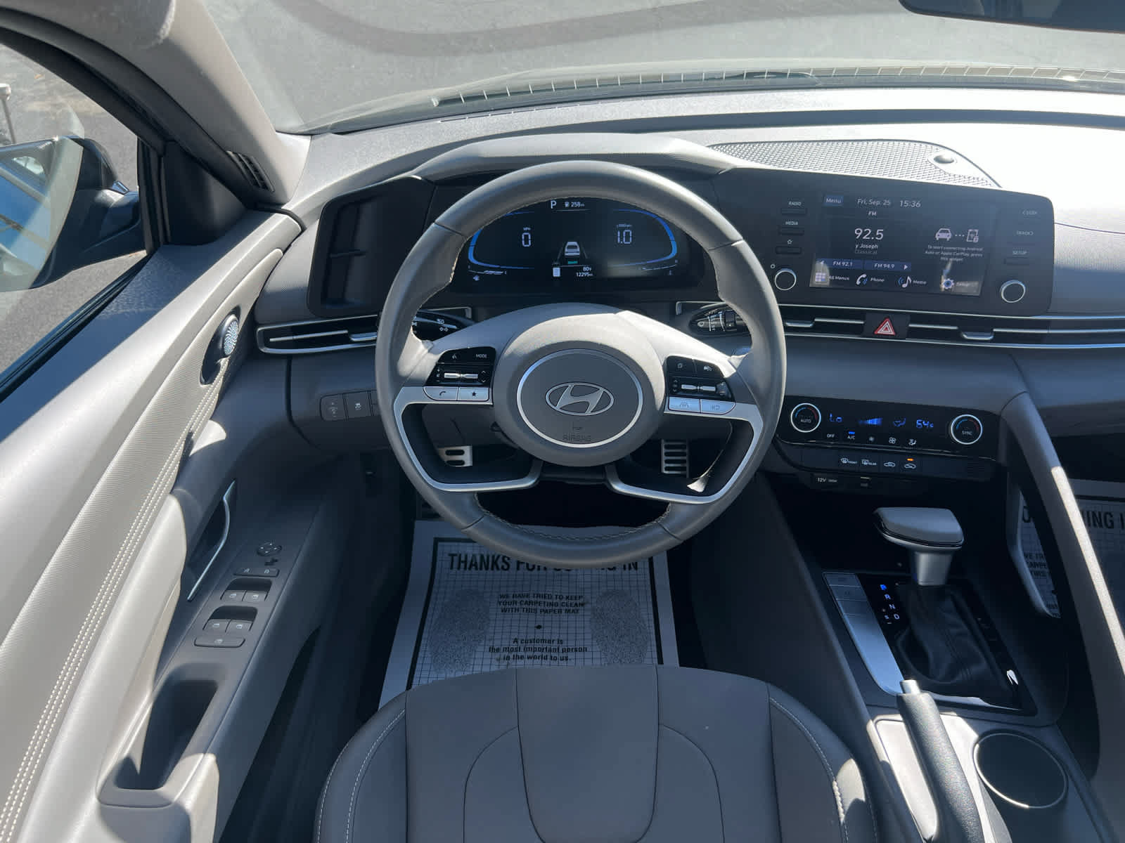 Used 2025 Hyundai Elantra Sport FWD image 2
