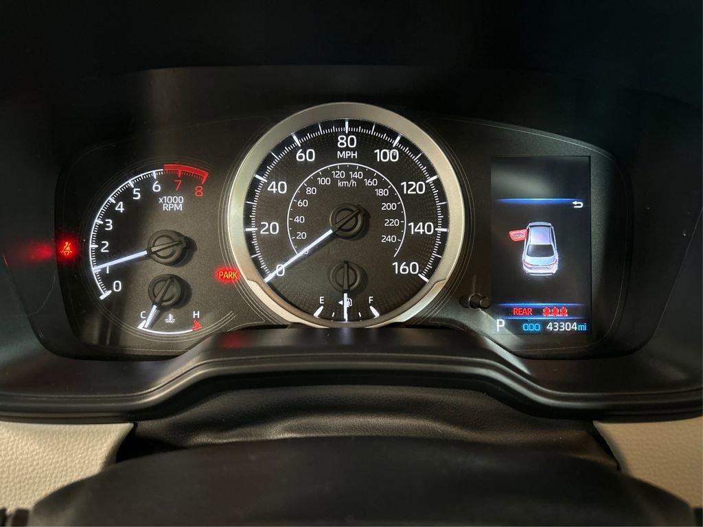 Used 2021 Toyota Corolla LE image 19