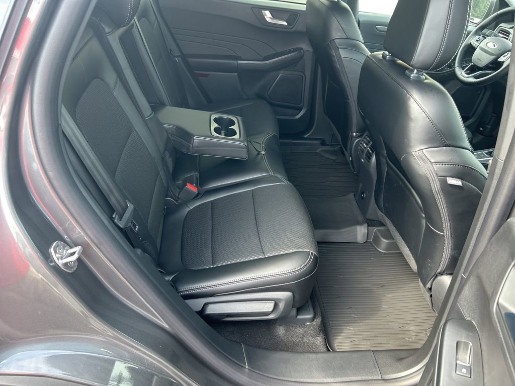 New 2025 Ford Escape SE image 25