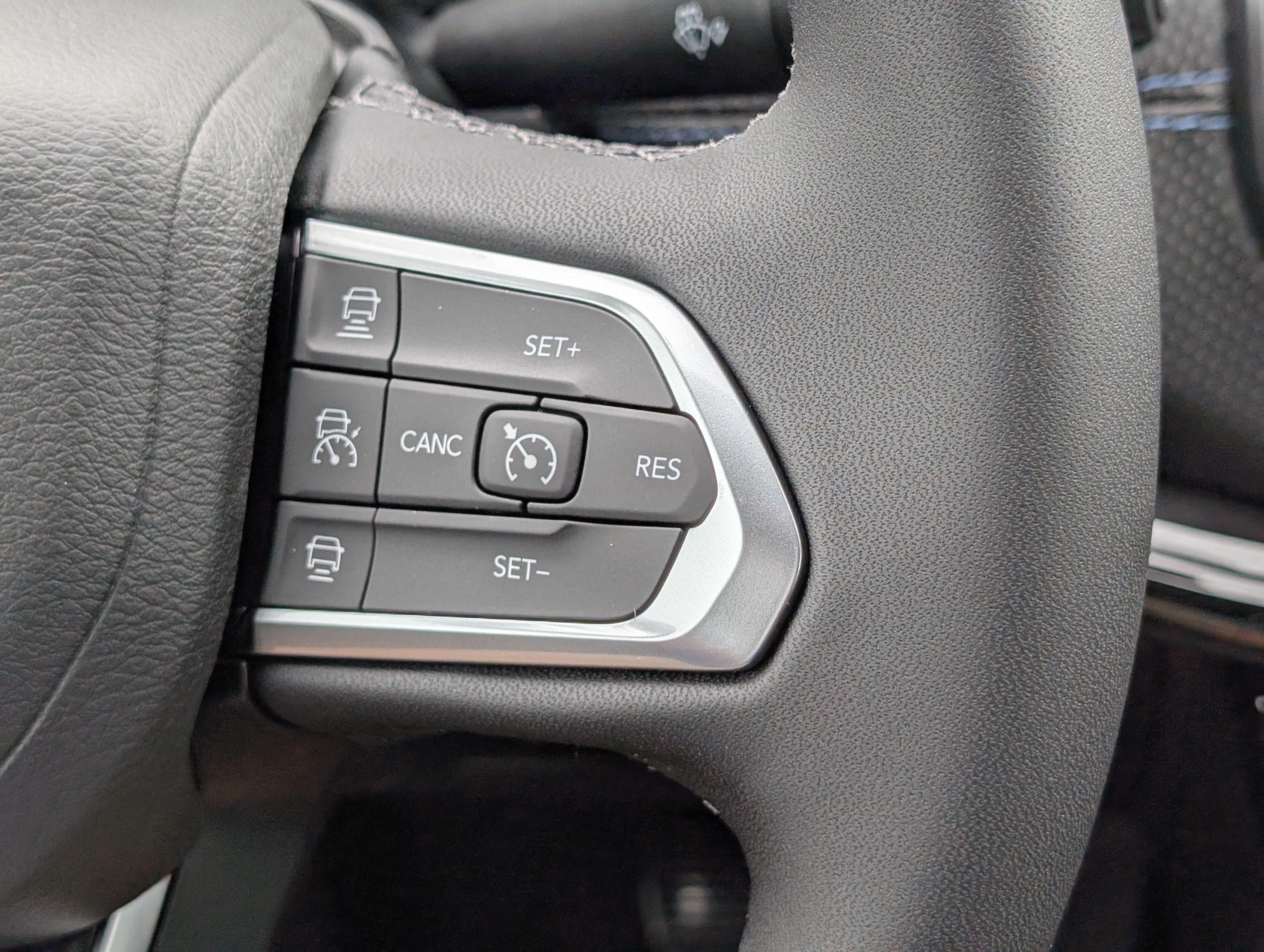 New 2025 Jeep Compass Limited w/ Sun & Sound Group AWD/4WD image 21
