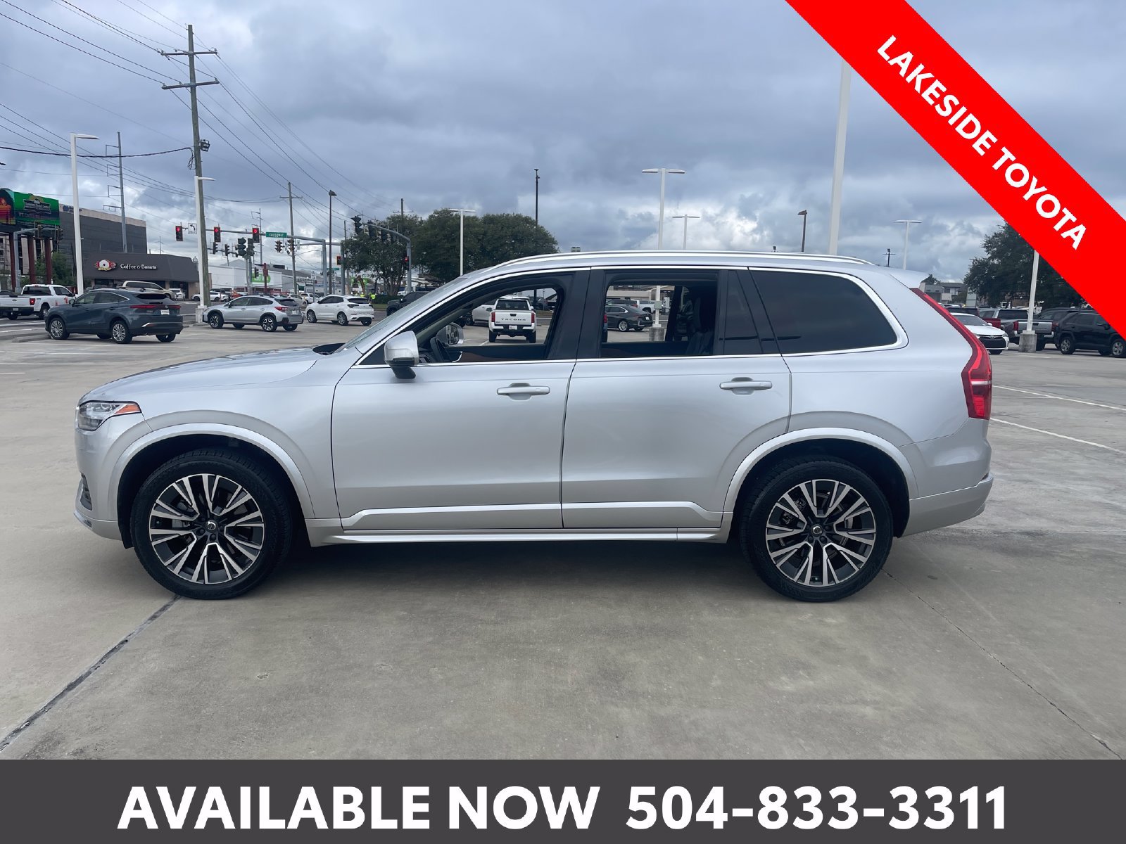 Used 2022 Volvo XC90 T5 Momentum w/ Protection Package Premier FWD image 2
