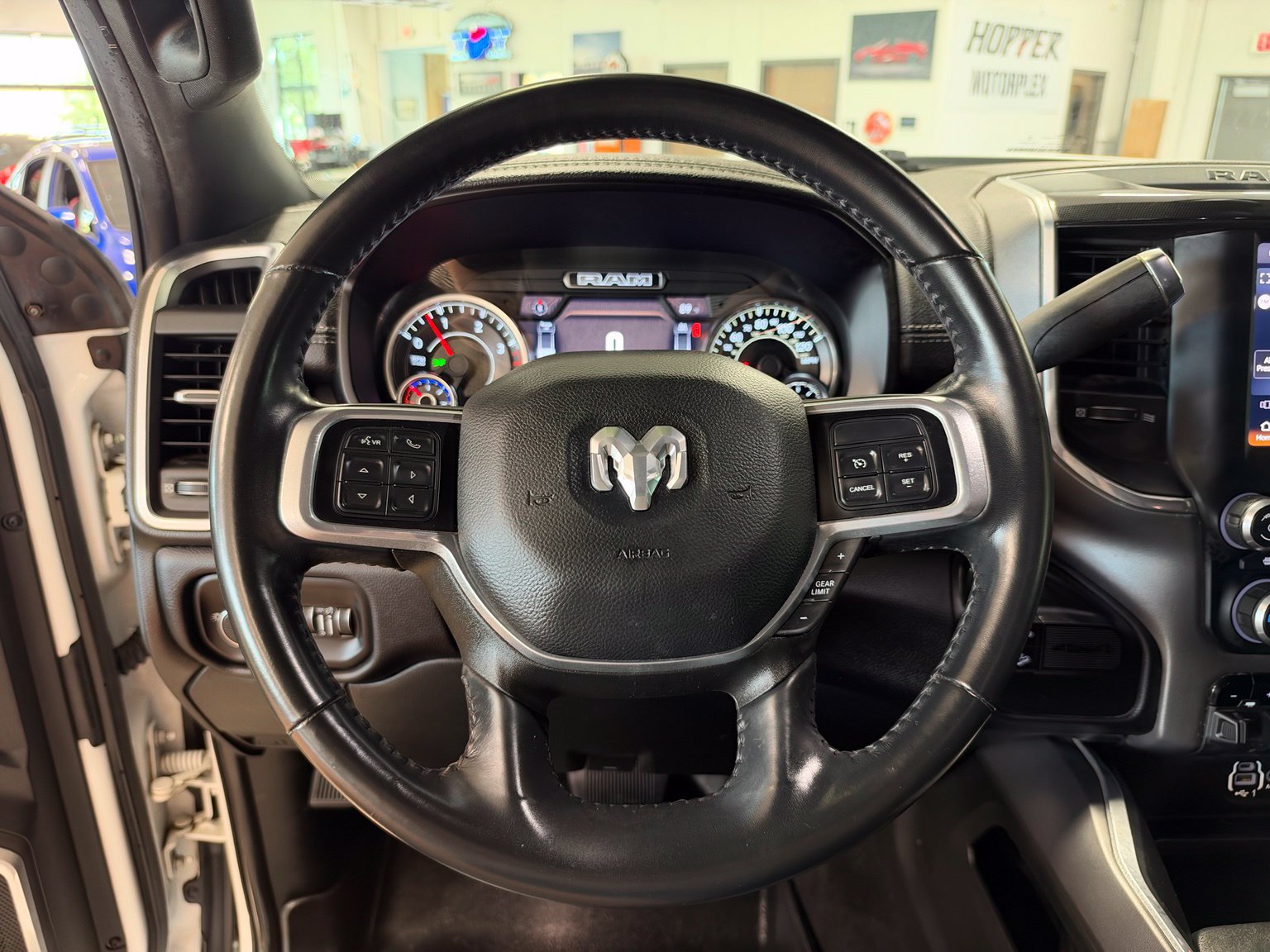 Used 2022 RAM 2500 Laramie w/ Night Edition AWD/4WD image 18