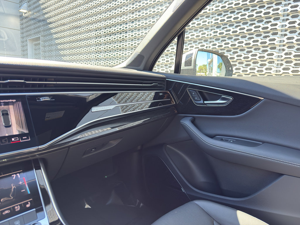 Used 2025 Audi Q7 2.0T Premium Plus w/ Premium Plus Package image 27