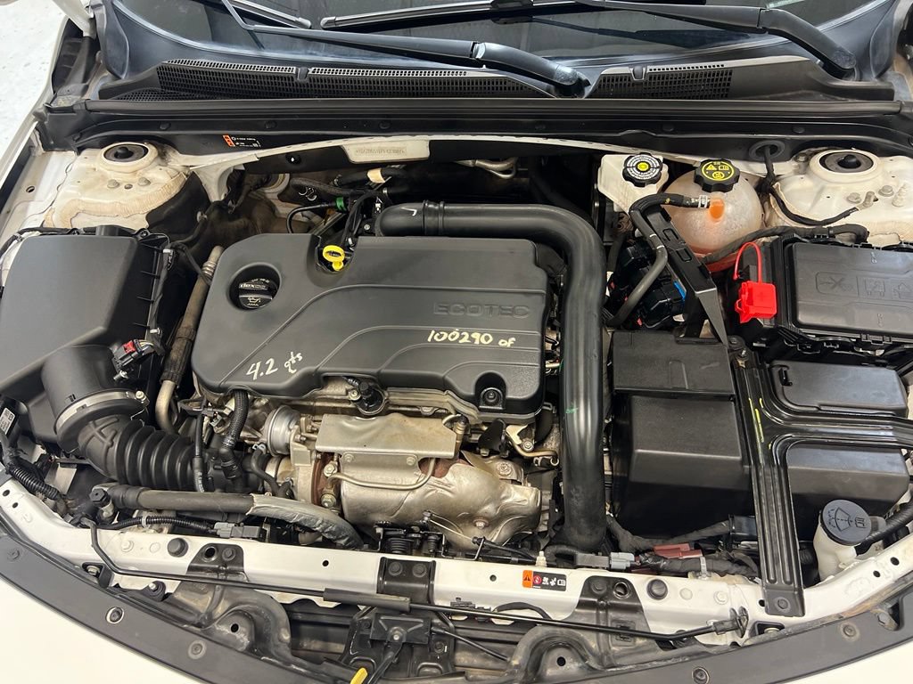 Used 2023 Chevrolet Malibu LS FWD image 33