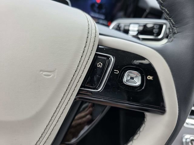 New 2026 Lincoln Aviator 2WD w/ Jet Appearance Package image 12