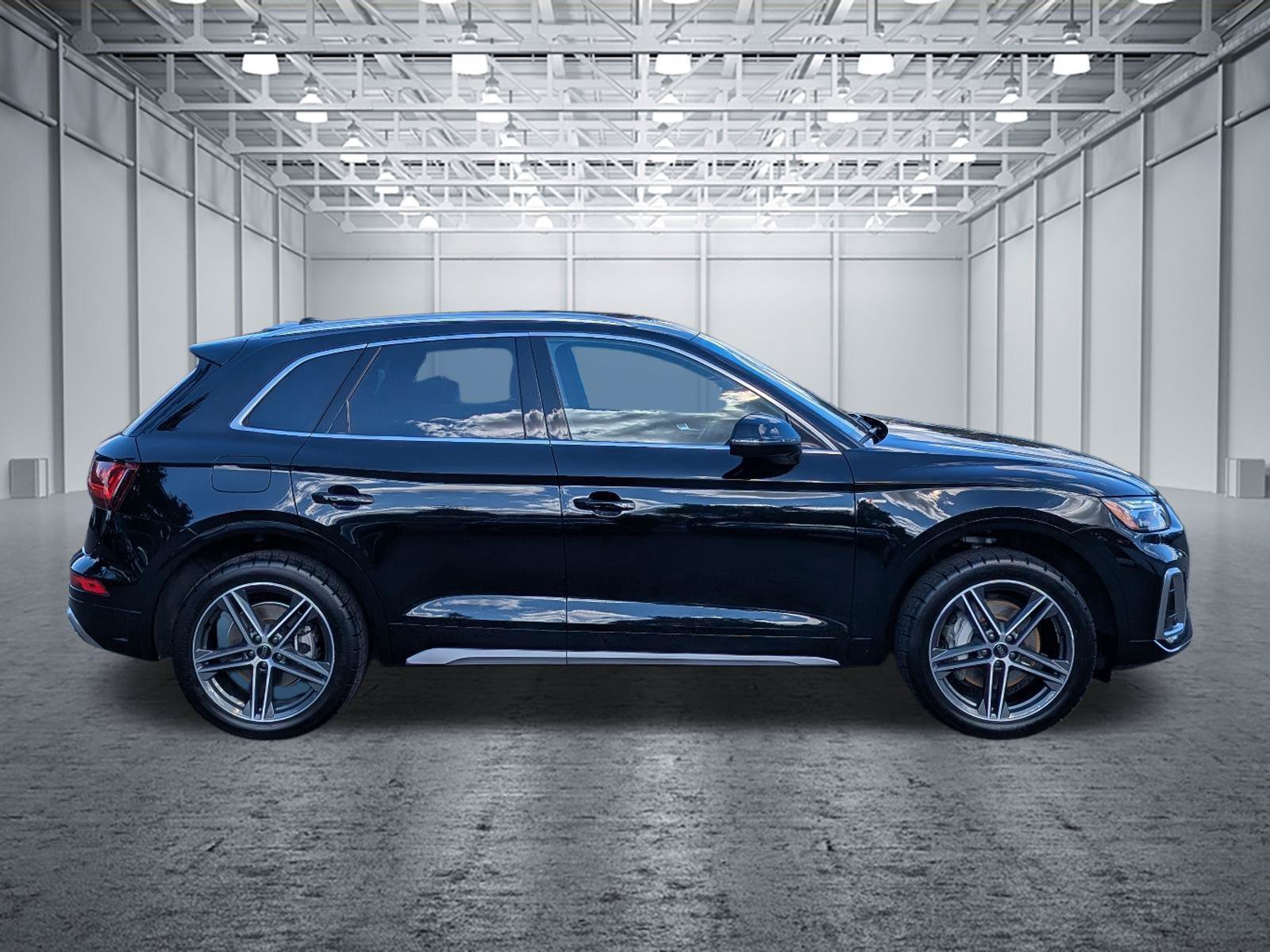 Used 2023 Audi Q5 e Premium w/ Convenience Package AWD/4WD image 6