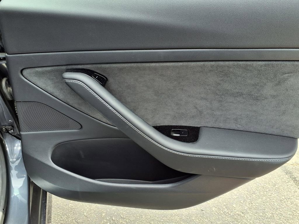 Used 2020 Tesla Model 3 Standard Range Plus RWD image 7