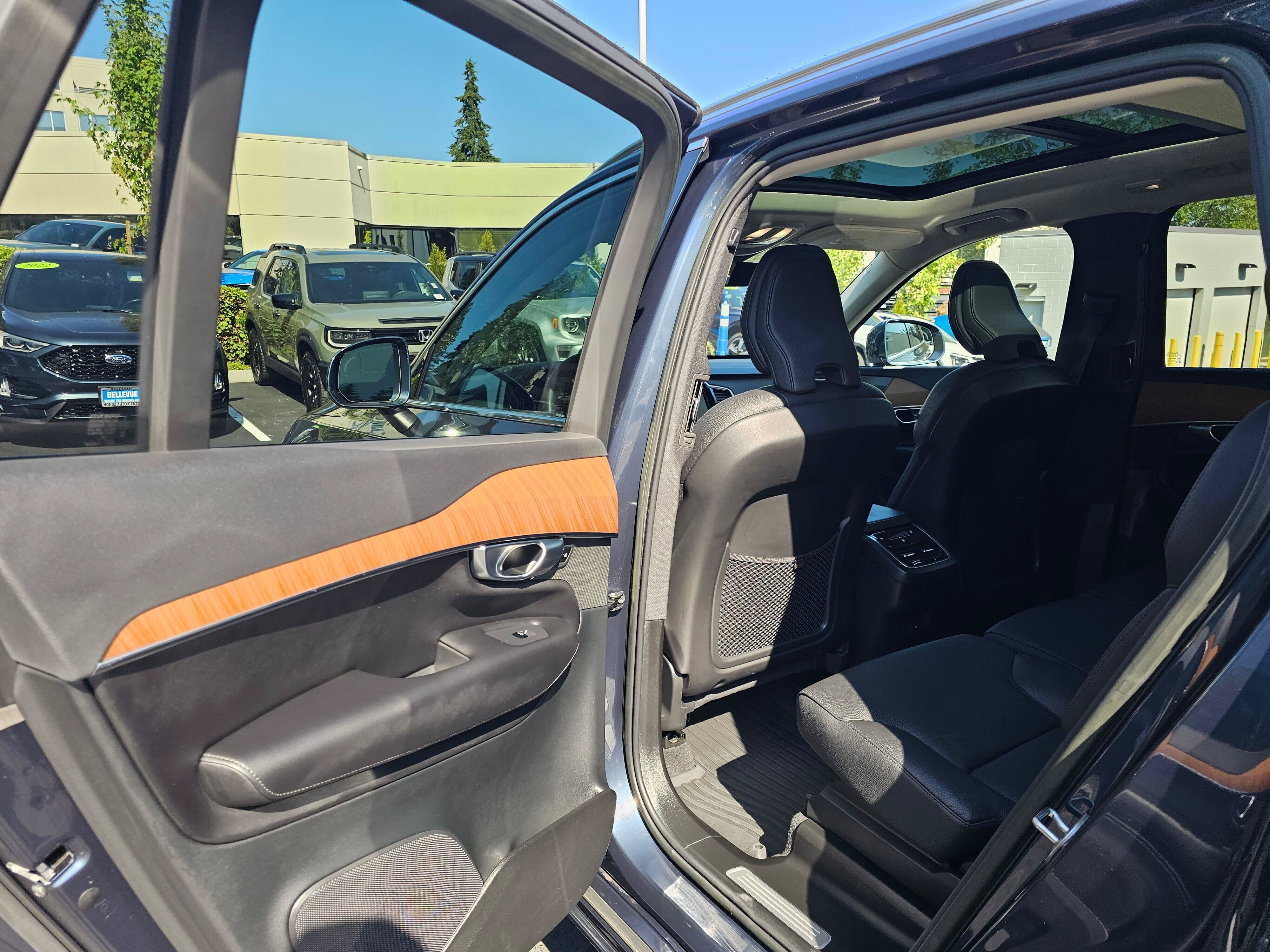 Used 2023 Volvo XC90 B5 Plus w/ Protection Package Premier AWD/4WD image 19