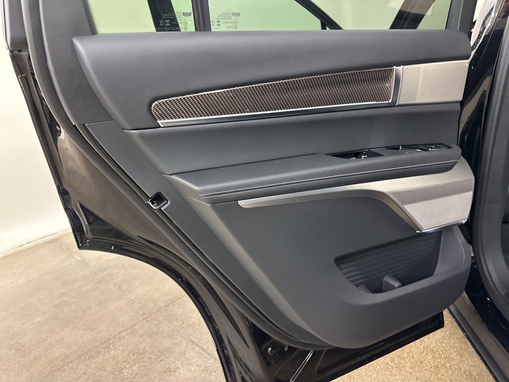 New 2026 Cadillac Vistiq Sport image 28