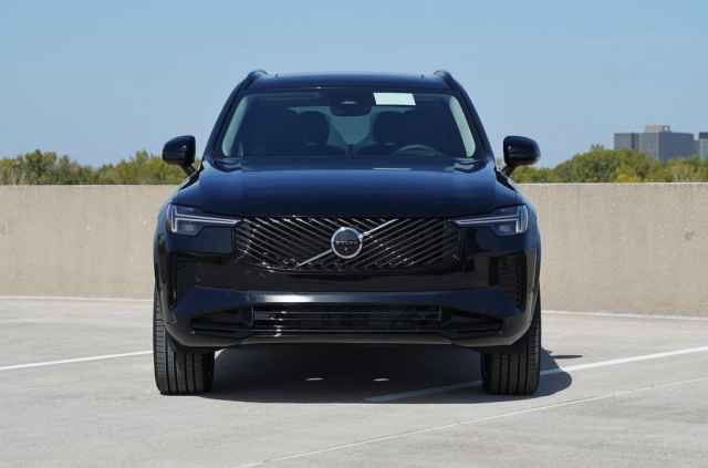 New 2026 Volvo XC90 B6 Ultra w/ Protection Package image 2