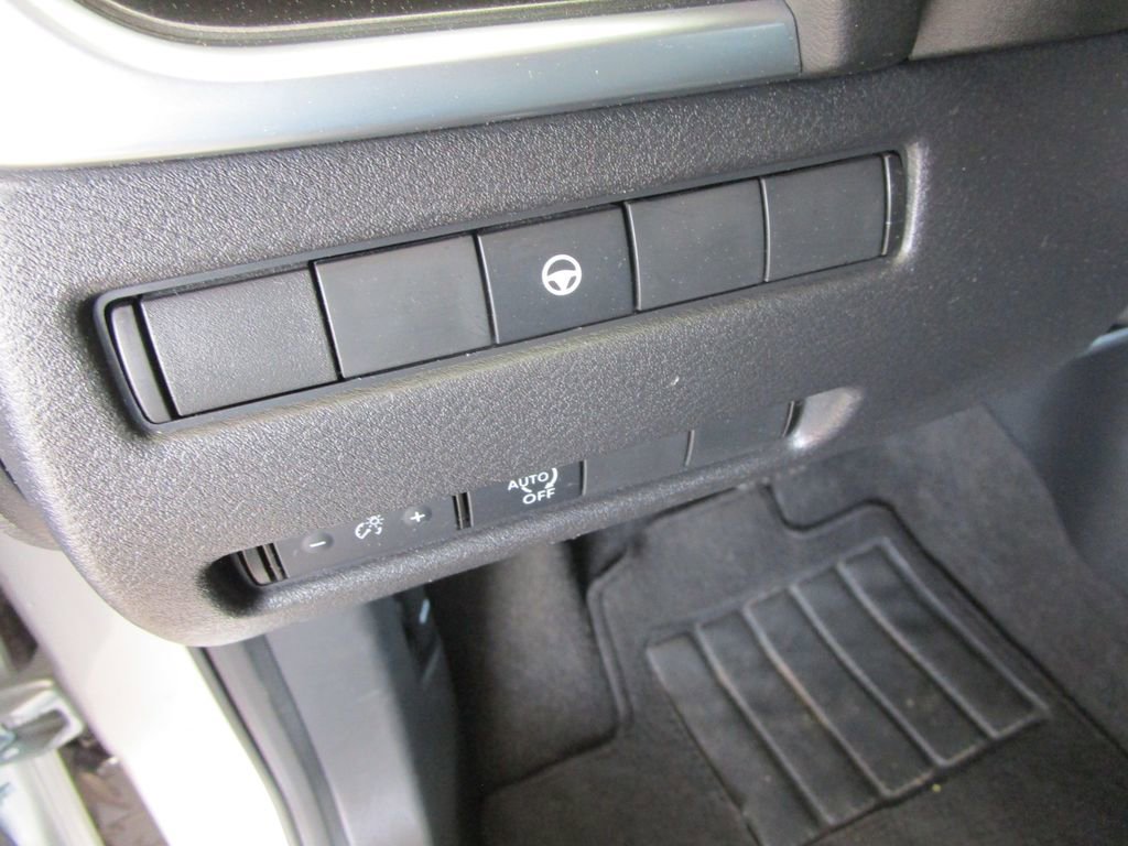 Used 2023 Nissan Rogue SV image 20