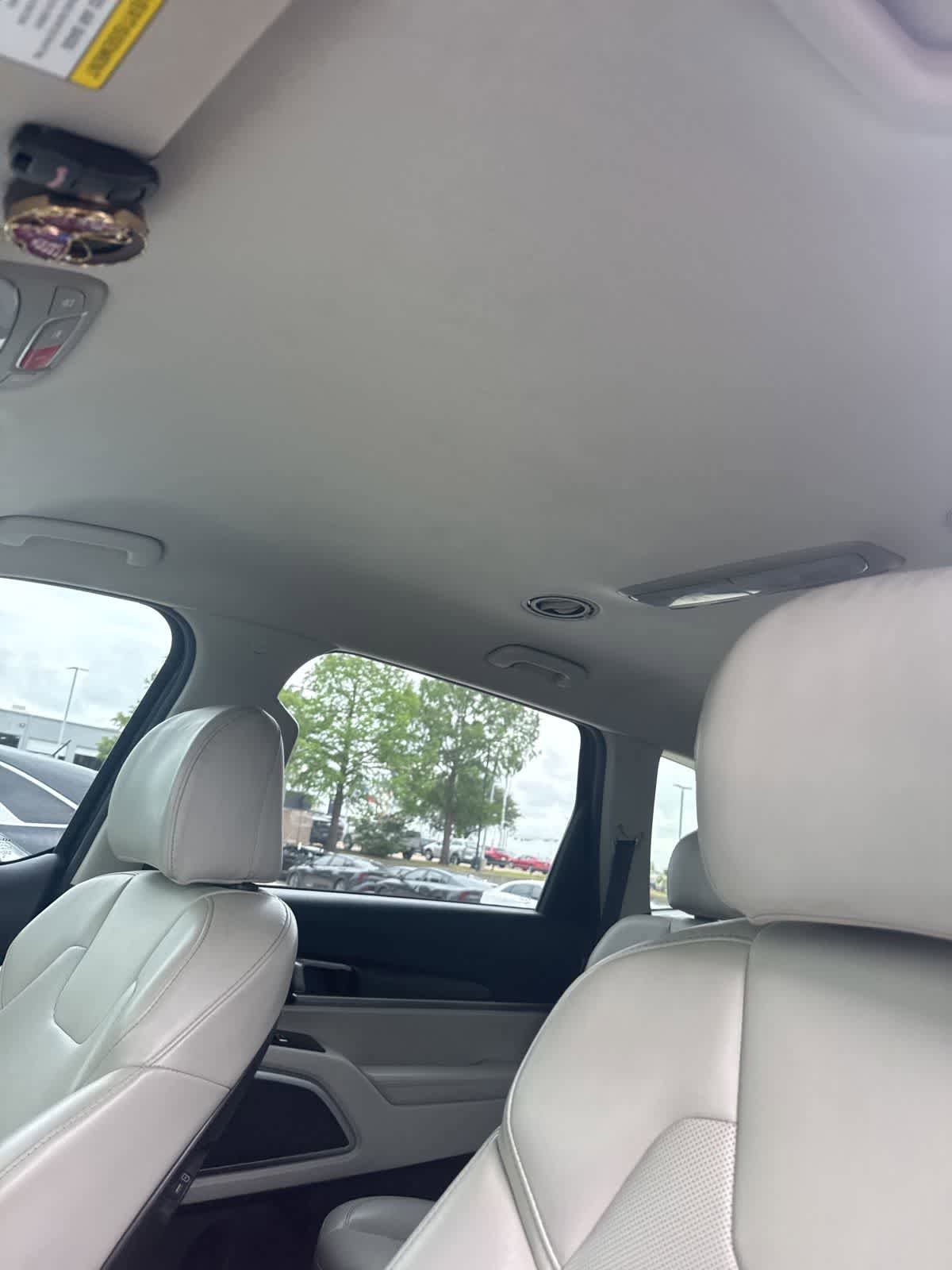 Used 2023 Kia Telluride S FWD image 9