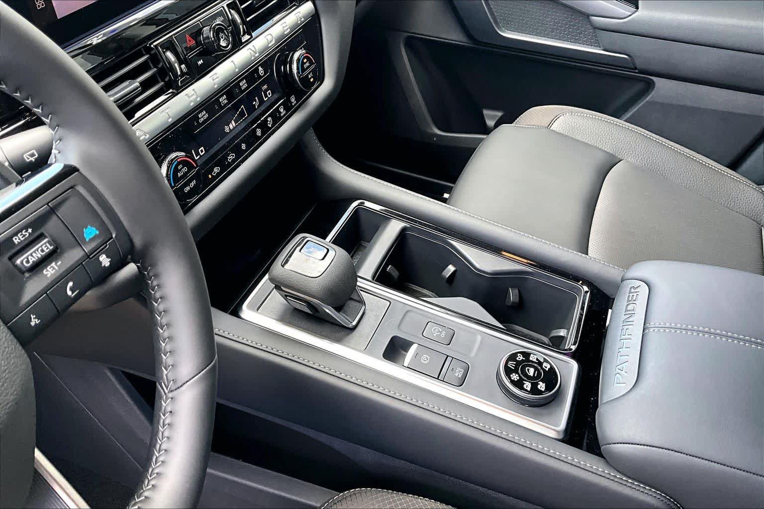 New 2026 Nissan Pathfinder SL w/ SL Premium Package FWD image 11