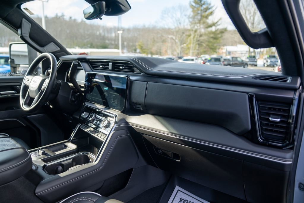 Used 2024 GMC Sierra 2500 AT4X image 13