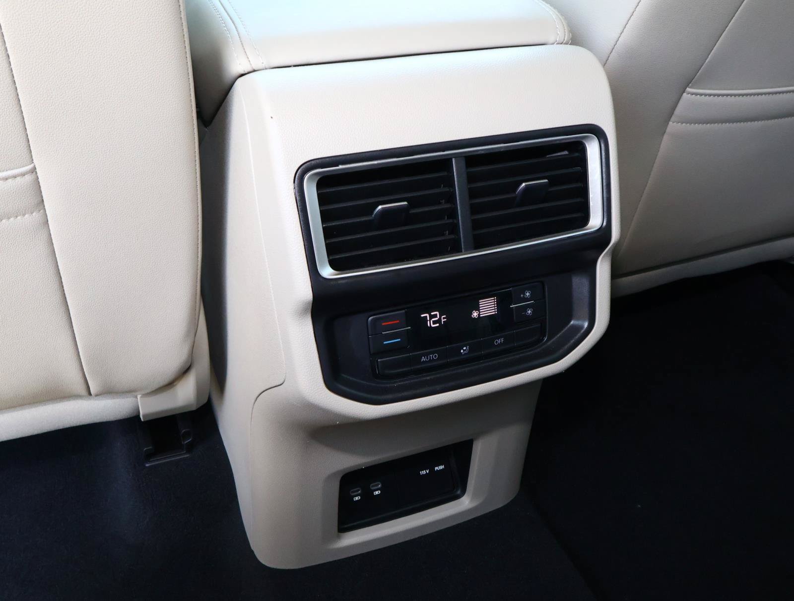 Used 2025 Volkswagen Atlas SE FWD image 12