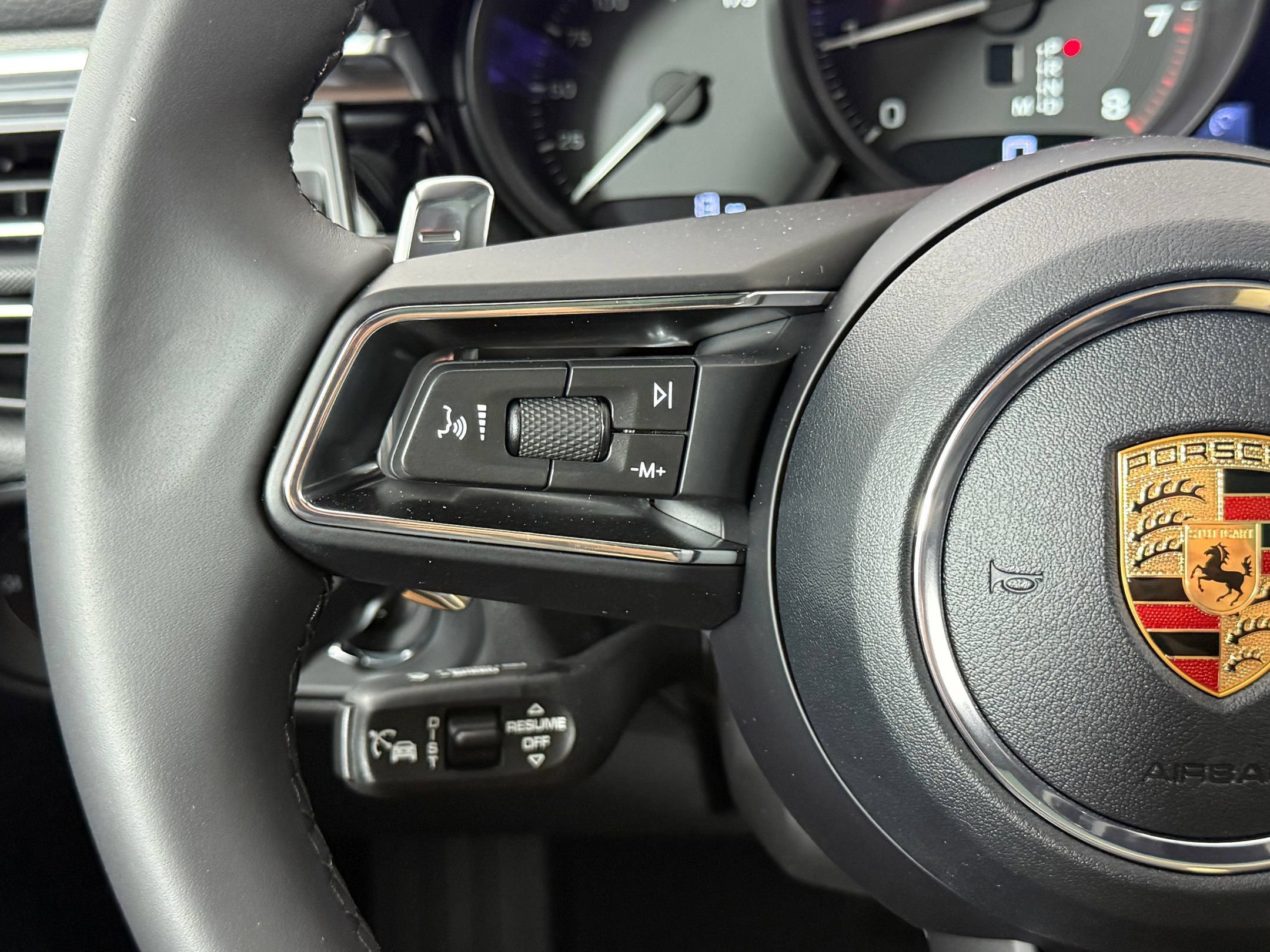 Certified 2026 Porsche Macan AWD/4WD image 16