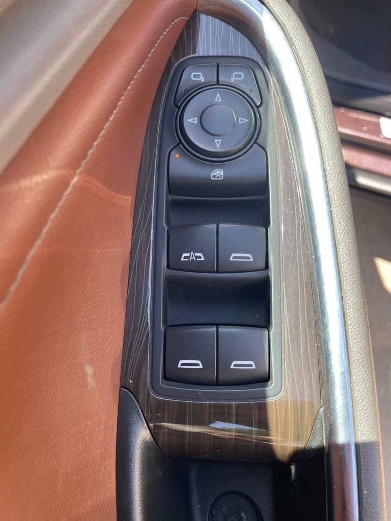 Used 2016 Chevrolet Malibu Premier w/ Driver Confidence Package FWD image 17