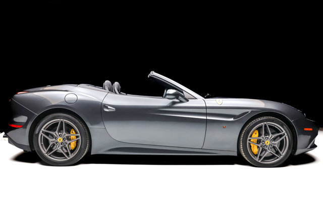 Used 2016 Ferrari California T image 27