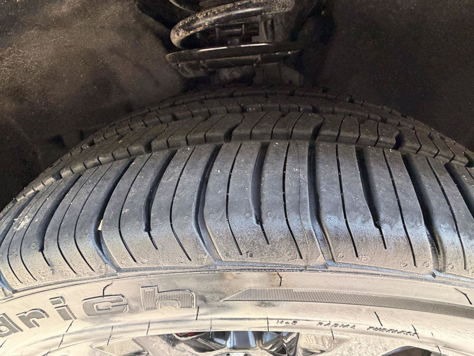 Used 2024 Ford Explorer ST w/ Equipment Group 401A AWD/4WD image 13