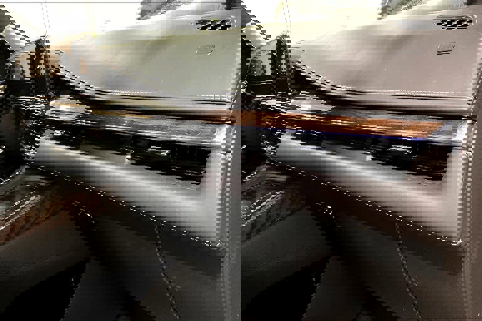 Used 2023 Cadillac Escalade ESV Sport Platinum image 17