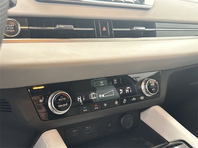 Used 2023 Mitsubishi Outlander SEL image 18