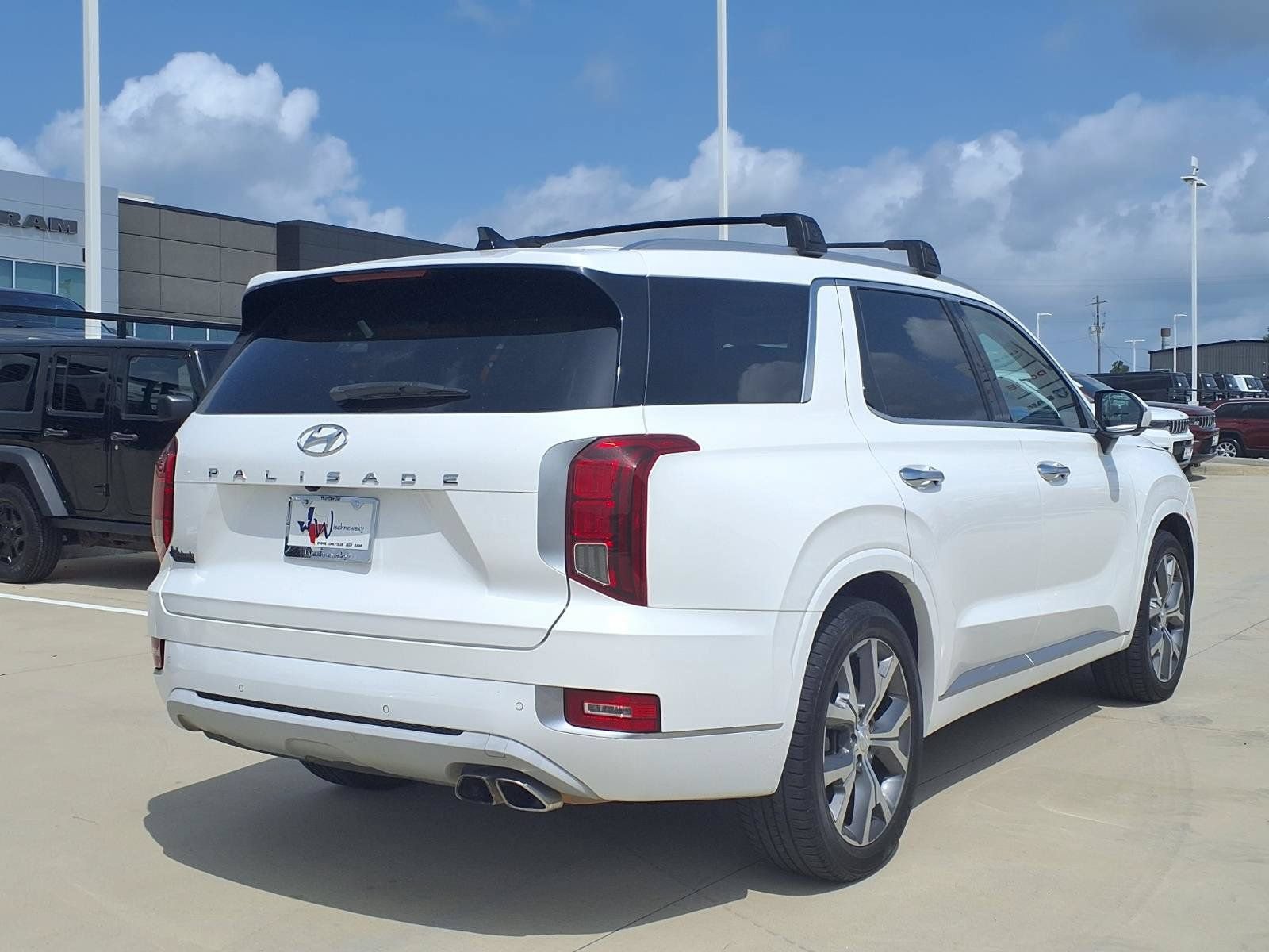 Used 2022 Hyundai Palisade Limited FWD image 6