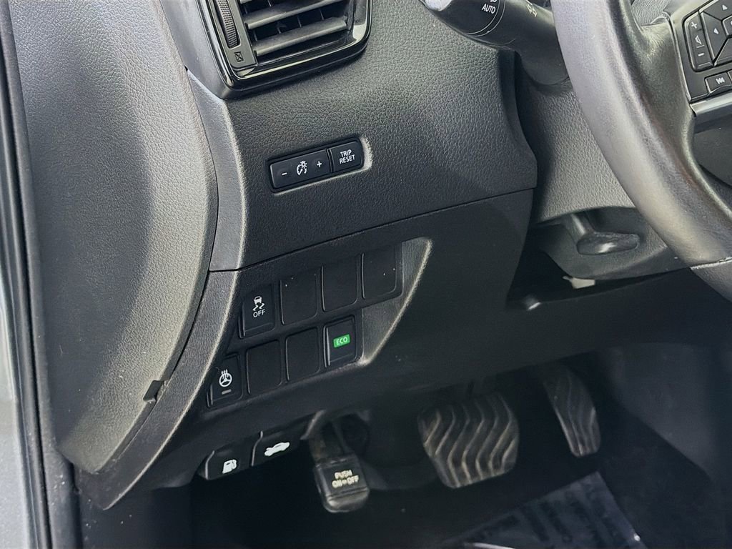 Used 2018 Nissan Rogue Sport SV w/ SV All-Weather Package image 12