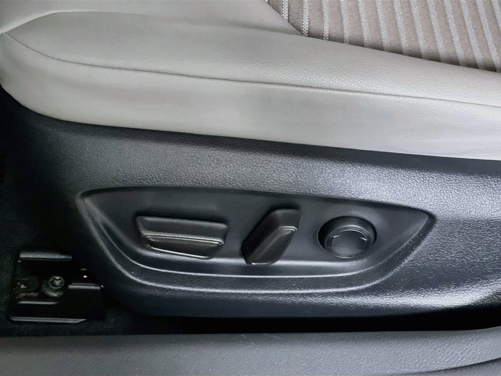 Used 2024 Toyota Camry SE FWD image 13