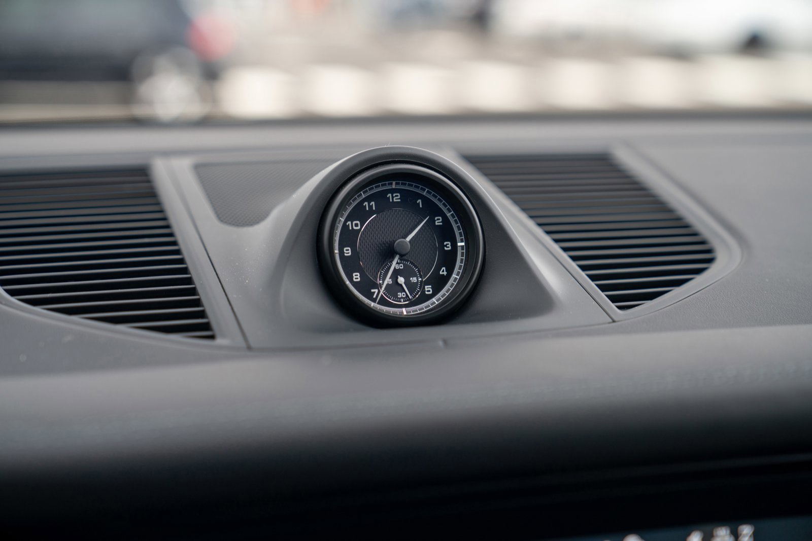 Certified 2025 Porsche Macan image 17