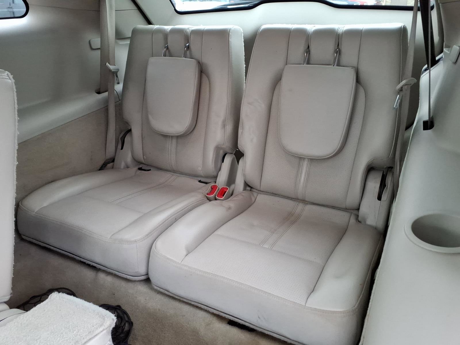 Used 2012 Lincoln MKT AWD image 11