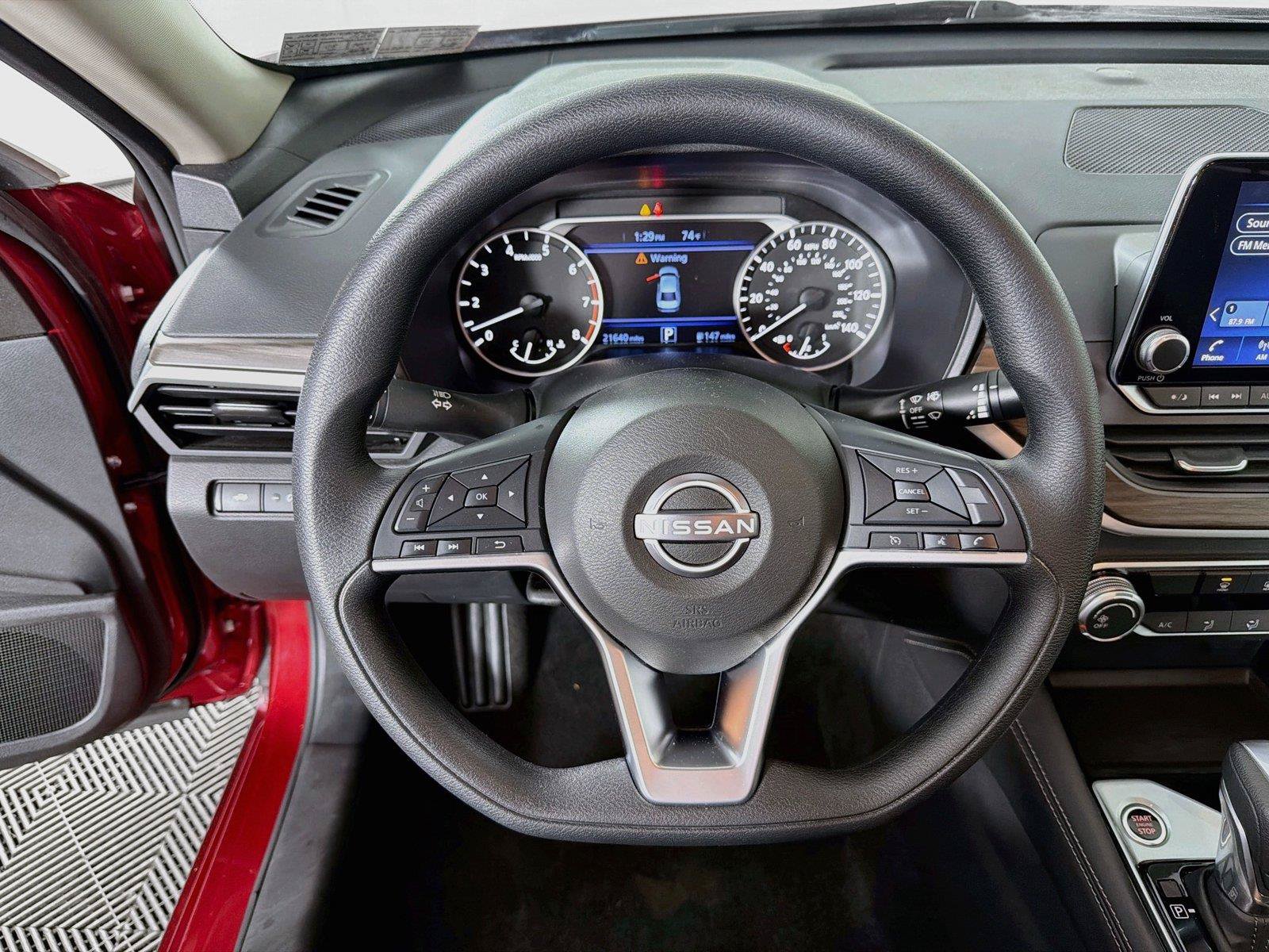 Used 2023 Nissan Altima 2.5 SV AWD/4WD image 3