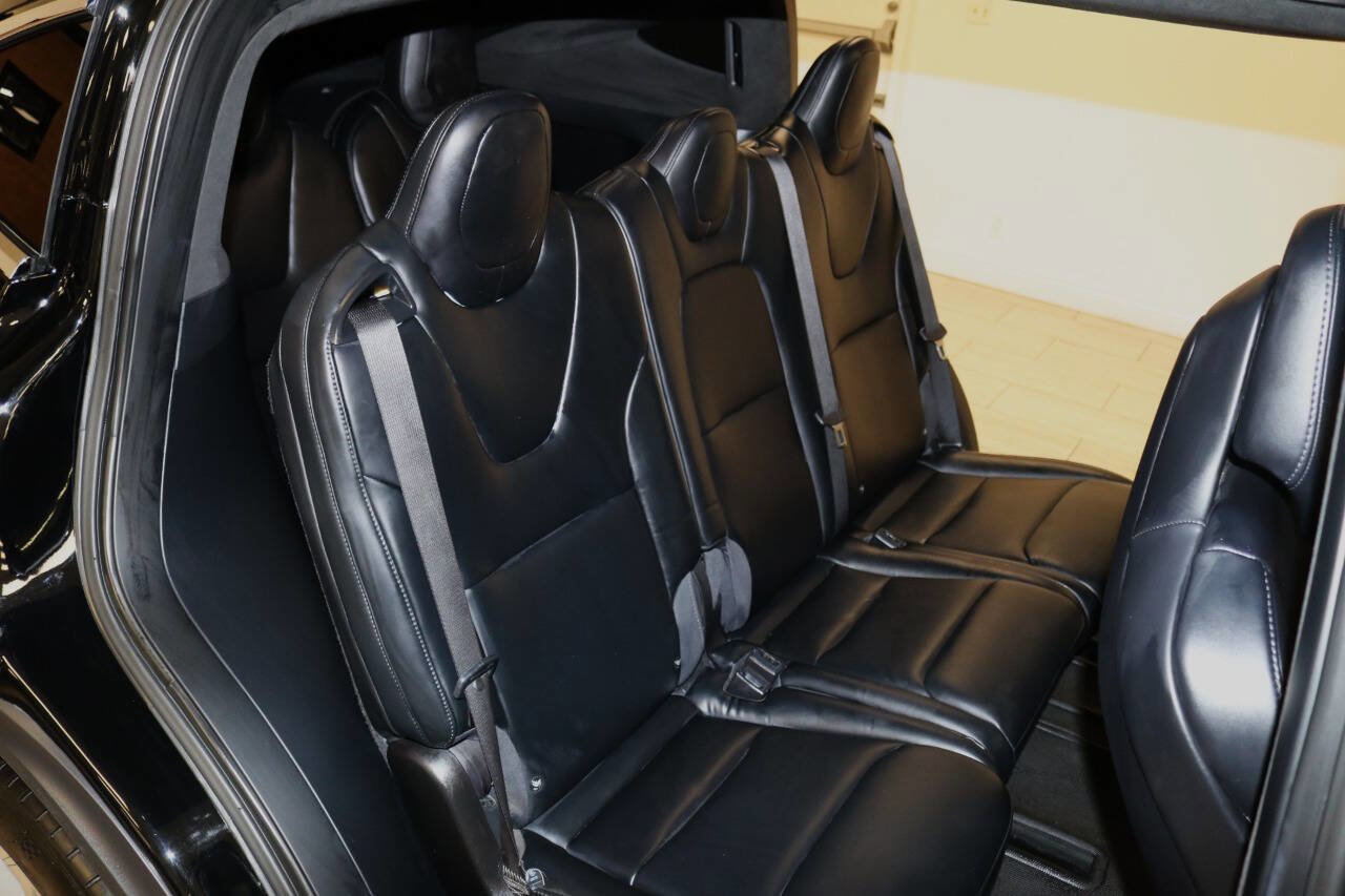 Used 2020 Tesla Model X image 26