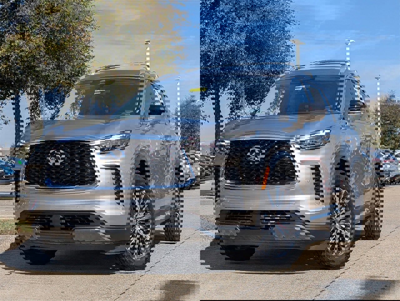 Used 2023 INFINITI QX60 Sensory w/ Cargo Package image 2