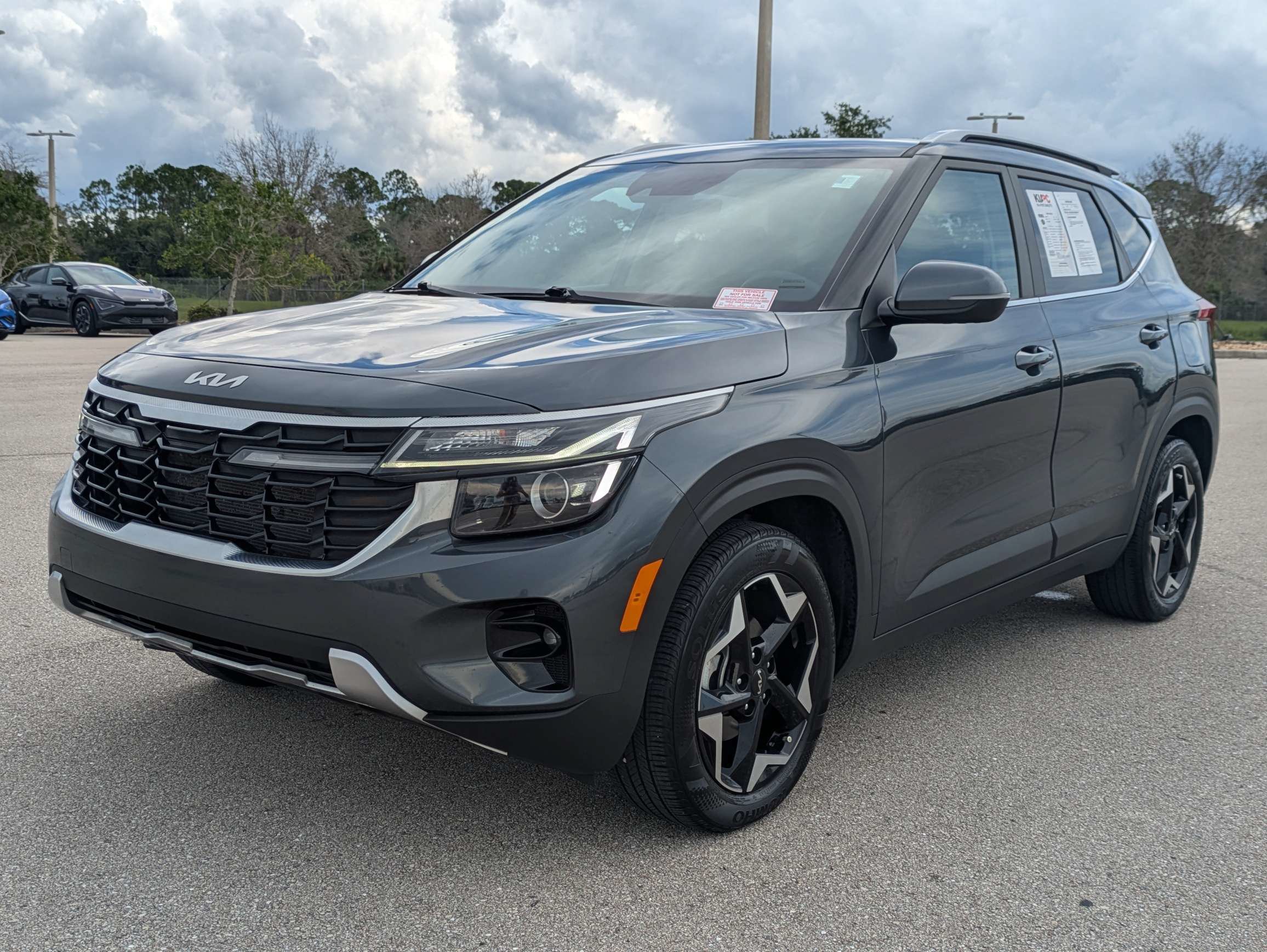 Certified 2024 Kia Seltos EX FWD image 9