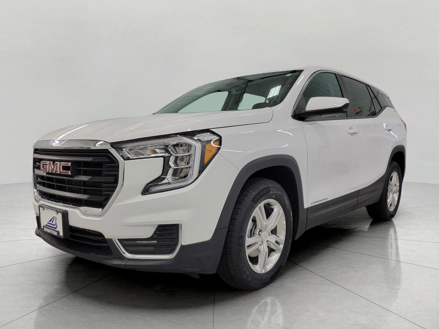 Used 2024 GMC Terrain SLE image 13