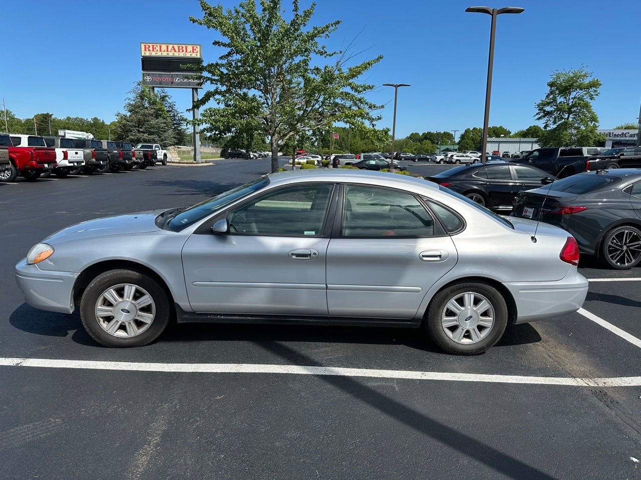 Used 2007 Ford Taurus SEL FWD image 6